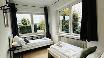 5 bedrooms, free WiFi, bed sheets