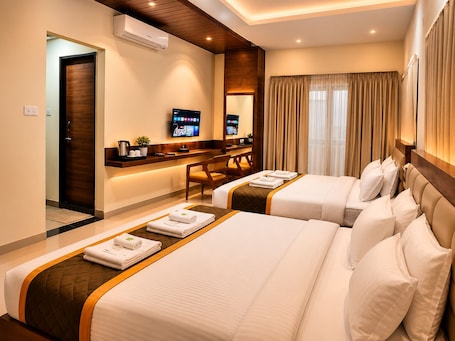 Family Room. Hotel Unnati Stay Inn Vijayapura By HRG