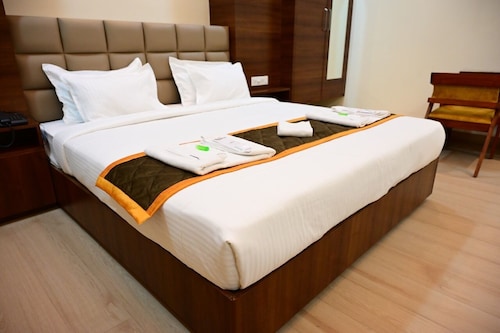 Hotel Unnati Stay Inn Vijayapura By HRG