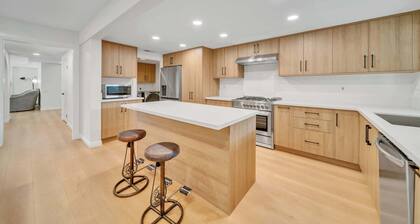 Modern 2-Story Home in Thousand Oaks, Near LA Hotspots