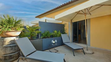 Habitación doble Deluxe, balcón | Terraza o patio