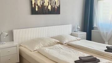 2 Schlafzimmer, Reisekinderbett, kostenloses WLAN, Bettwäsche