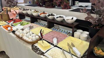 Free daily local cuisine breakfast