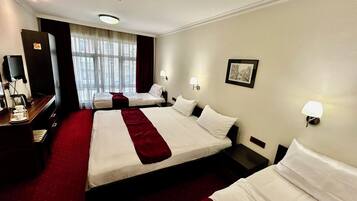 Classic Quadruple Room | Desk, blackout drapes, soundproofing, free WiFi