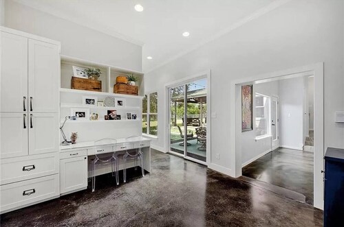 FREE LIMO, 2 ACRES Ranch 6 Rooms 4bath Sleeps 26