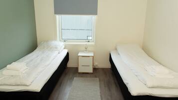 3 chambres, fer et planche à repasser, Wi-Fi, draps fournis