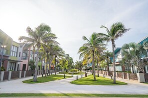 Property grounds - 3-bedroom luxury resort villa in Ho Tram with fitness room, WiFi (Ba Ria)