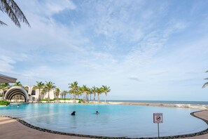 Pool - 3-bedroom luxury resort villa in Ho Tram with fitness room, WiFi (Ba Ria)