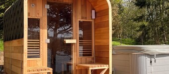 Copper Cove at Lough Sillan House | Romantic, Adults only with Hot Tub & Sauna