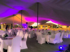 Boendets fasad - kväll/natt