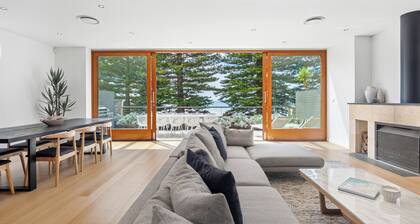 Spectacular Beachfront Entertainer's Apartment