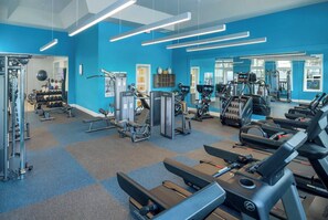 Fitness facility - Resort Feel 1BR-KING Bed-Pool-Hot Tub-Gym-Gated-Wifi-Elevator-Pet-Moffitt Cancer (Tampa)