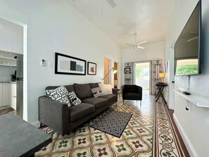 TV, offices - Casa Azola I | Perfectly located Boutique Apt. (San Juan)