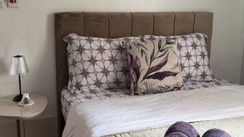 3 quartos, ferros/tábuas de passar roupa, Wi-Fi, roupa de cama