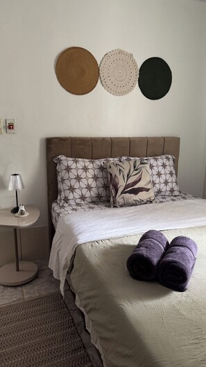 3 chambres, fer et planche à repasser, Wi-Fi, draps fournis