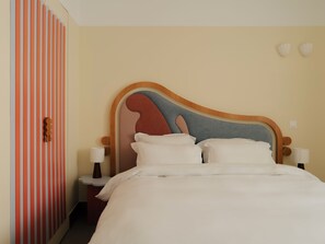 Premium bedding, memory-foam beds, individually decorated - Edgar Suites Cannes (Cannes)