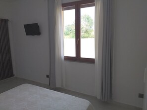 1 camera, ferro/asse da stiro, Wi-Fi, lenzuola