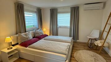 2 Schlafzimmer, Reisekinderbett, kostenloses WLAN, Bettwäsche