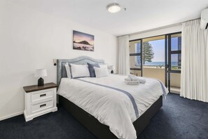 1 dormitori, planxa i posts de planxar, wifi i roba de llit 