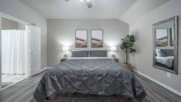 3 chambres, fer et planche à repasser, Wi-Fi, draps fournis