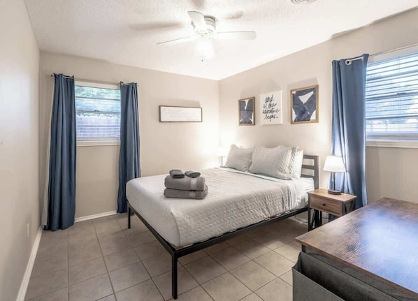 4 chambres, fer et planche Ă repasser, Wi-Fi, draps fournis