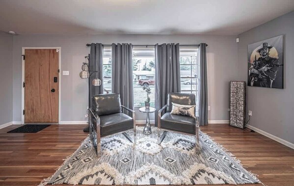 Interior - Western Reunion - 2BR 1BA - Clean, Quiet, Safe (Lubbock)