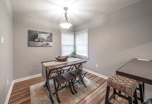 Dining - Western Reunion - 2BR 1BA - Clean, Quiet, Safe (Lubbock)