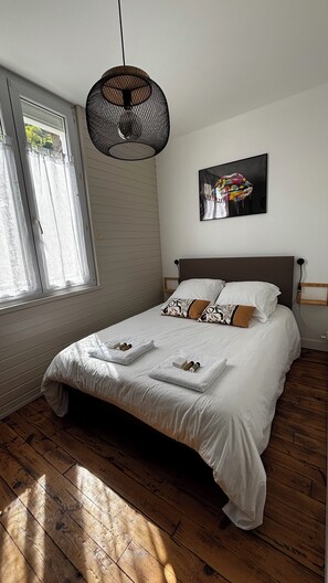 2 dormitoris, escriptori, un bressol de viatge i wifi gratuïta