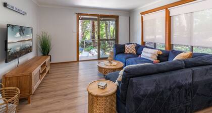 Ansett Cottage set in the serene charm of Smiths Lake