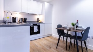 茶具/咖啡用具、冰箱、微波炉、烤箱