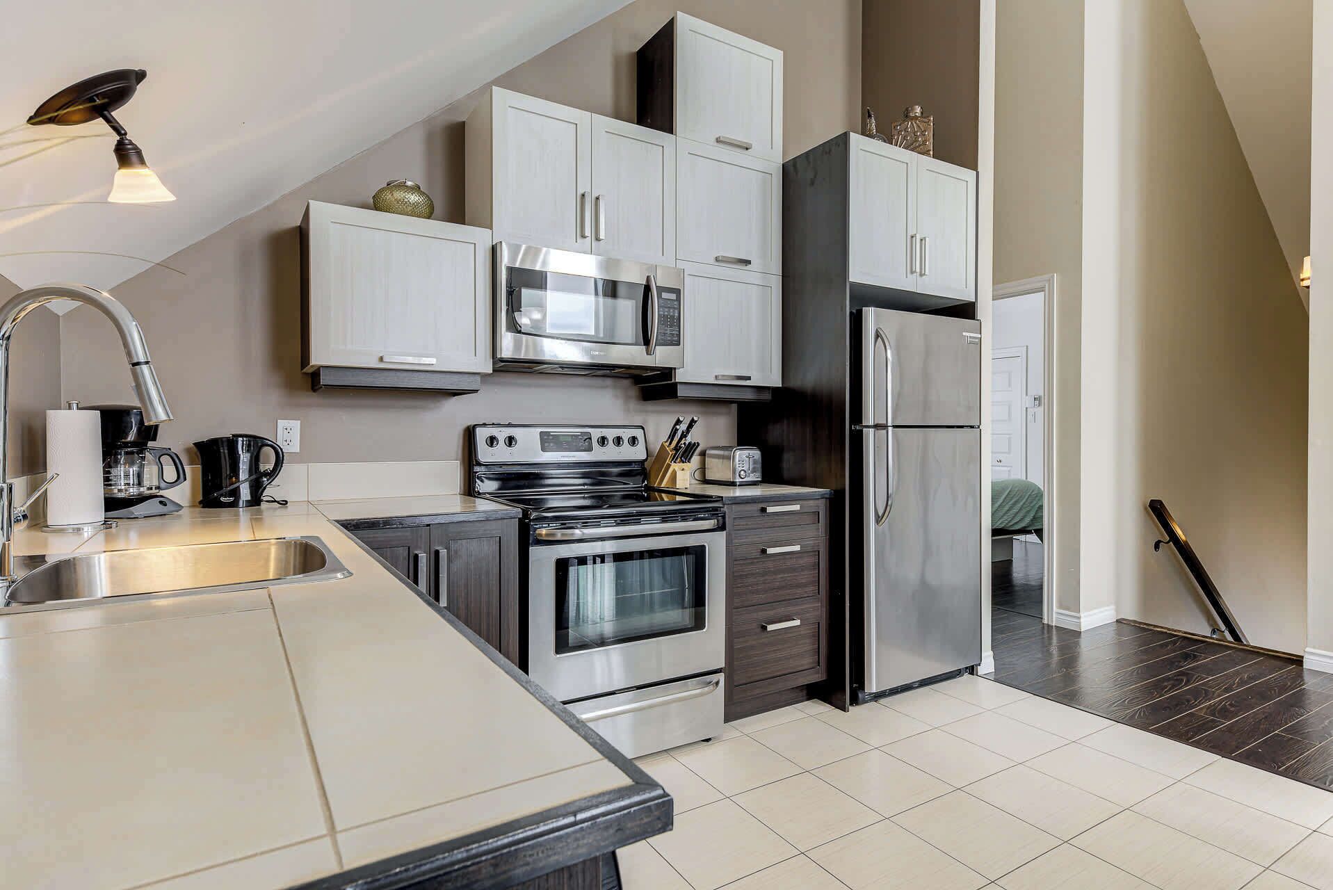 Fridge, microwave, oven, stovetop