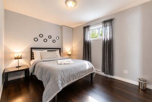 2 bedrooms, iron/ironing board, internet, bed sheets - Spa and River View | Le Haut-Perche (Petite-Rivière-Saint-François)