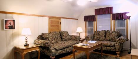 Smart TV, DVD player, table football, ping pong