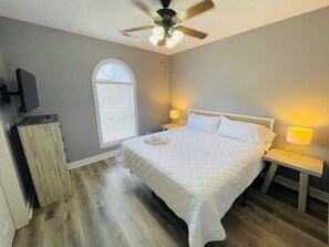 1 habitación, tabla de planchar con plancha, wifi y ropa de cama