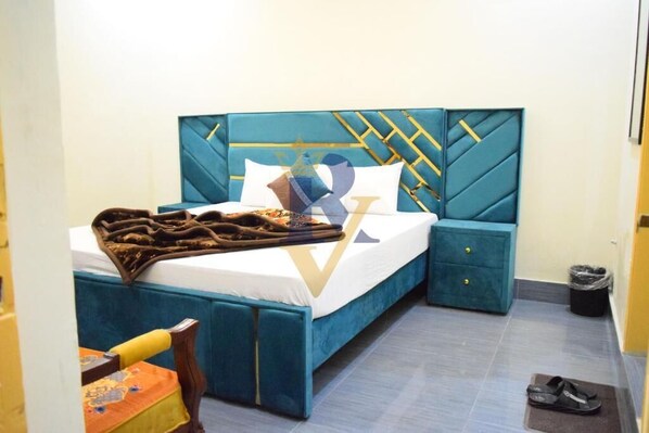 Soundproofing, free WiFi