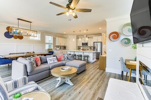 House (5 Bedrooms) | Interior