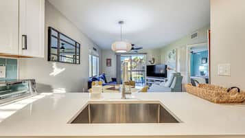 Apartment (1 Bedroom) | Interior