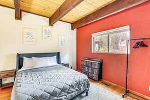 3 slaapkamers, een laptopwerkplek, beddengoed