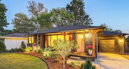 Tulsa Retreat w/ Backyard Oasis & Putting Green!