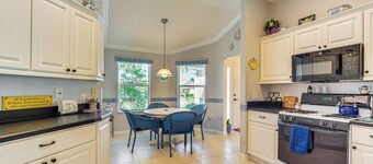 Walk to Golf & Pool: Pet-friendly Villages Home