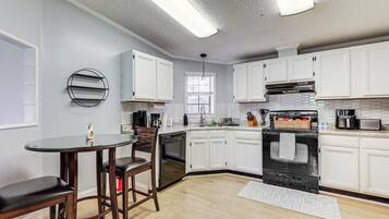 Nhà (3 Bedrooms) | Nội thất