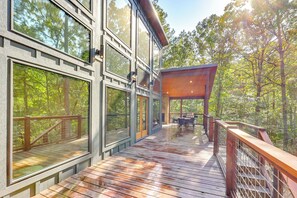 House (2 Bedrooms) | Interior - Cozy Secluded Cabin in the Heart of Hochatown (Broken Bow)