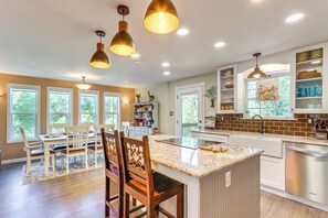 House (3 Bedrooms) | Interior