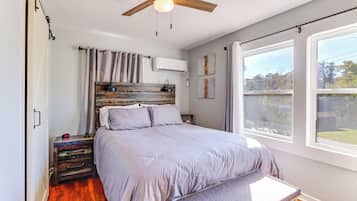 Cottage (2 Bedrooms) | Interior