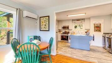 Cottage (2 Bedrooms) | Interior