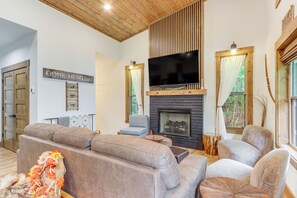 House (2 Bedrooms) | Interior