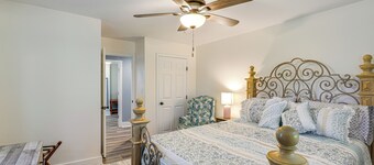 Small-town Charm & Local Dining: Home in Burgaw!
