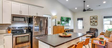 House (3 Bedrooms) | Interior