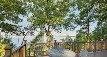 St Lawrence River Cottage w/ Panoramic Views!