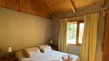 Standard Cabin, Partial Lake View | 2 bedrooms, hypo-allergenic bedding, down comforters